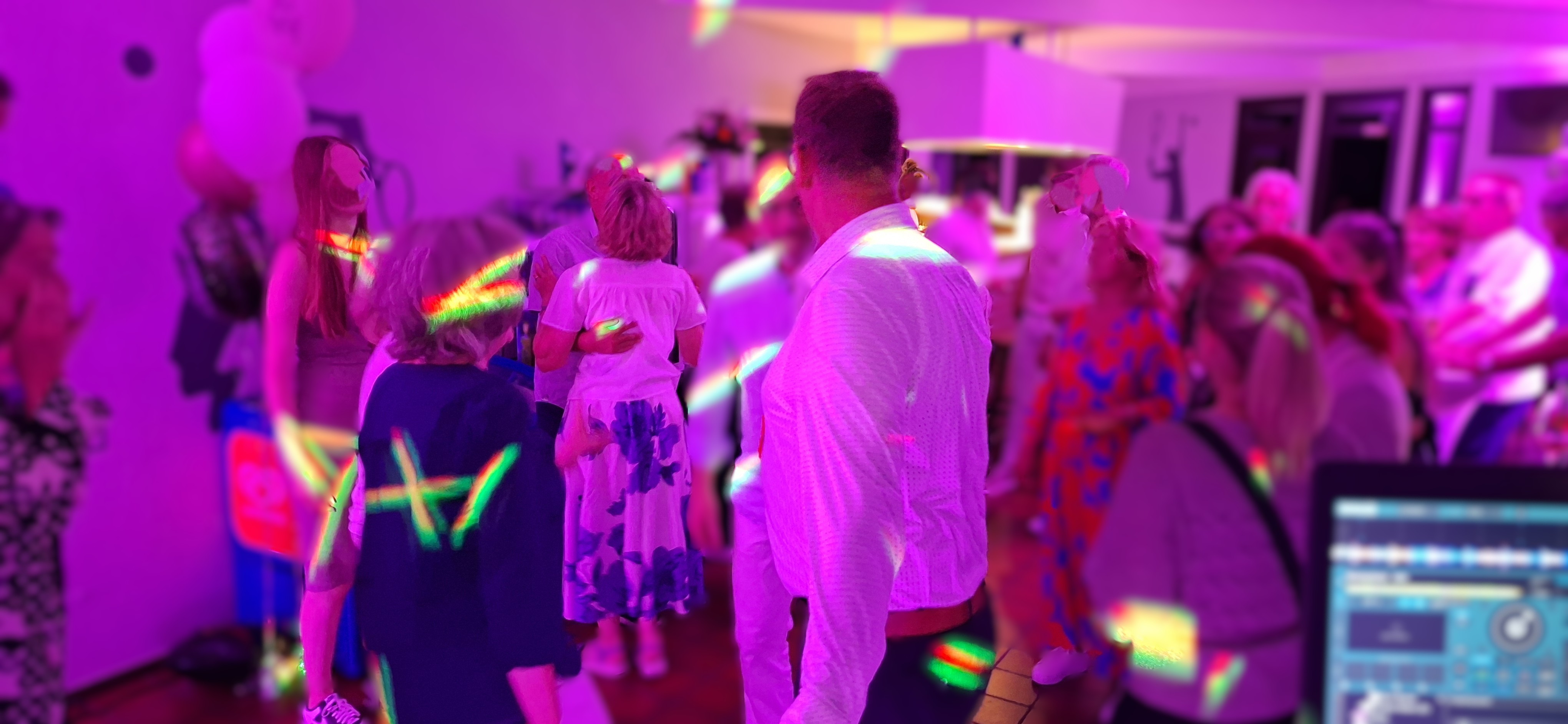 Tanzfläche mit Lichtshow – Event DJ Tommy